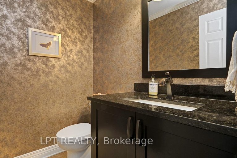 29614830/176-lanark-avenue/westboro-north/ottawa/ontario/K1Z1E5_31