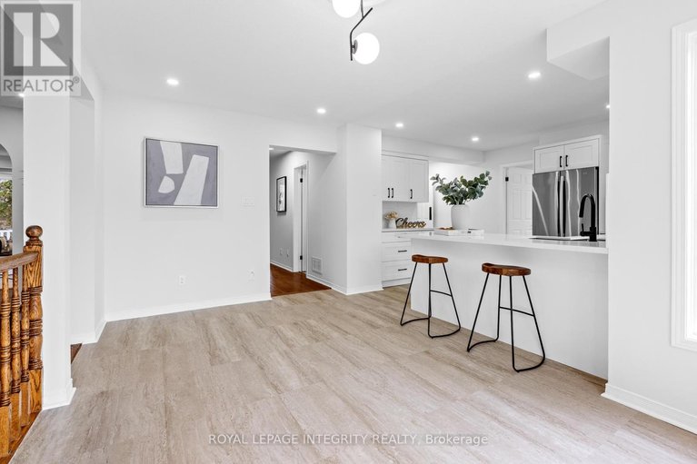 29622536/18-shipley-crescent/stittsville-central/ottawa/ontario/K2S1R2_17