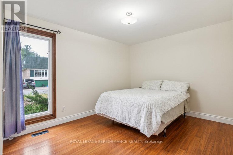 27687403/1932-marquis-avenue/ottawa/ontario/K1J8J2_19