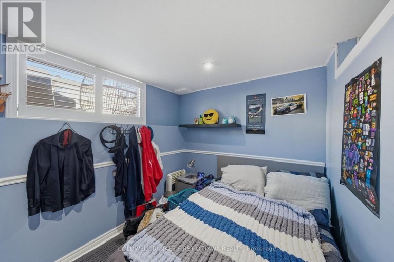 29644136/1902-hennessy-crescent/fallingbrookgardenway-south/ottawa/ontario/K4A3X7_31