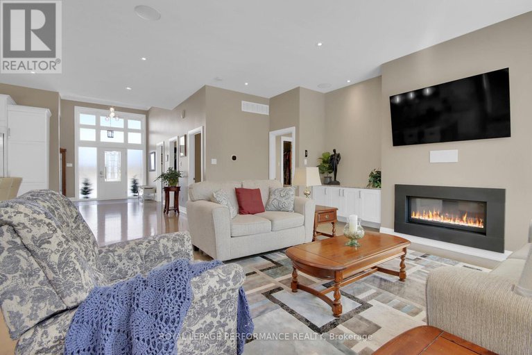 27902978/7412-blue-water-crescent/osgoode-twp-north-of-reg-rd-6/ottawa/ontario/K4P0C8_5