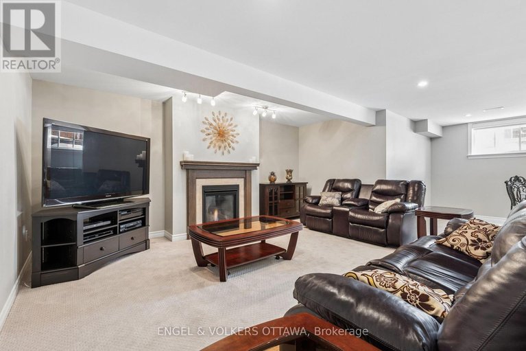 29636459/865-tewin-circle/camelot/ottawa/ontario/K4A1K1_33