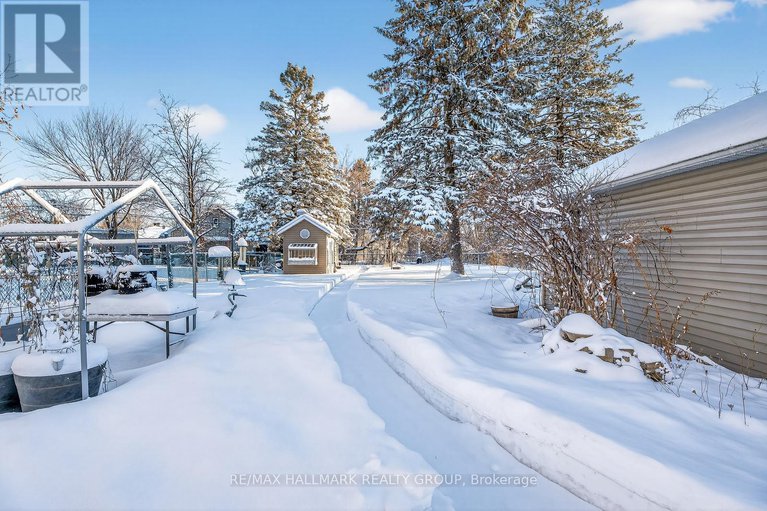 29266979/991-blair-road/cardinal-heights/ottawa/ontario/K1J7M9_9