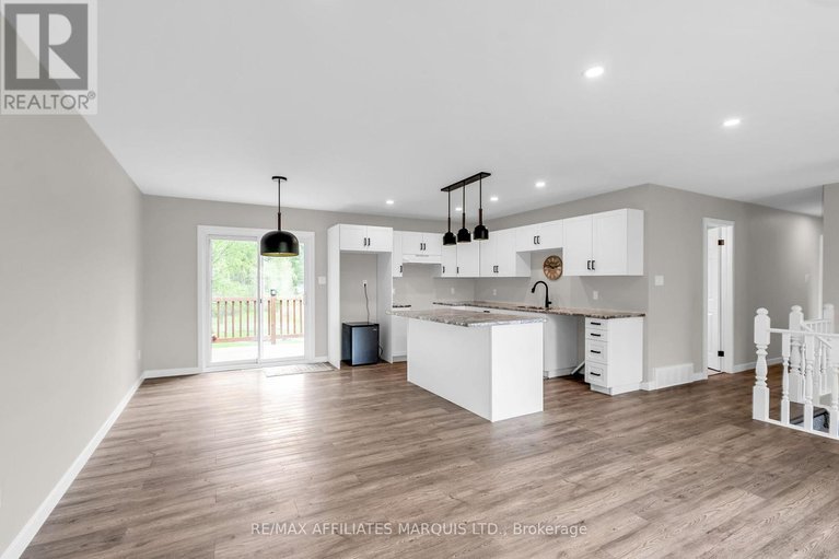28328340/18222-patrick-street/south-glengarry-charlottenburgh-twp/south-glengarry/ontario/K0C2J0_11