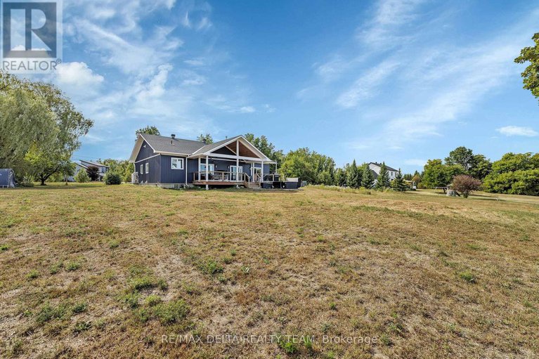 29366058/4645-mcneely-rd-road/sarsfieldbearbrook/ottawa/ontario/K4B1J1_38