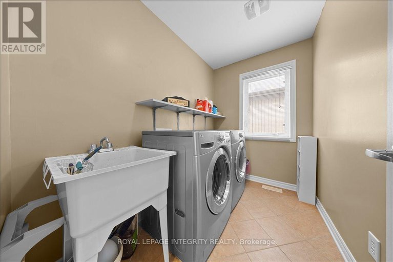 29609929/638-rosehill-avenue/stittsville-north/ottawa/ontario/K2S0K2_35