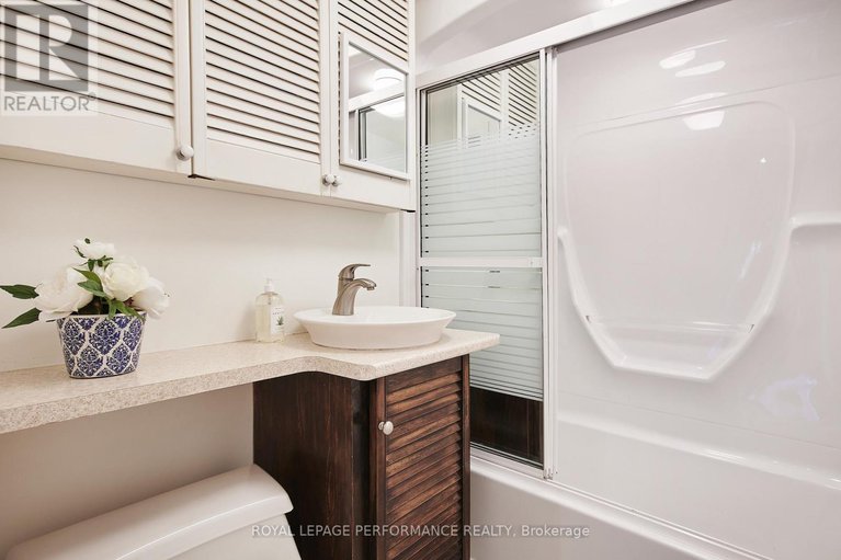 29341619/364-cunningham-avenue/alta-vistafaircrest-heights/ottawa/ontario/K1H6B4_12