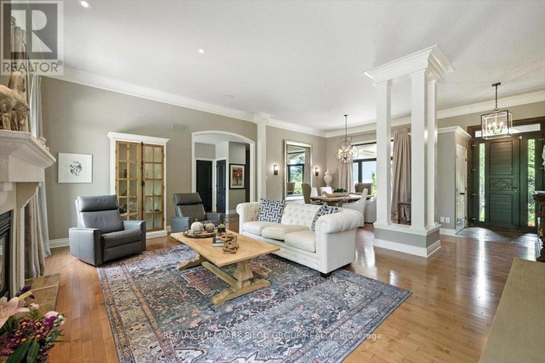 28617351/6893-sparkling-lake-way/greely/ottawa/ontario/K4P1R7_6