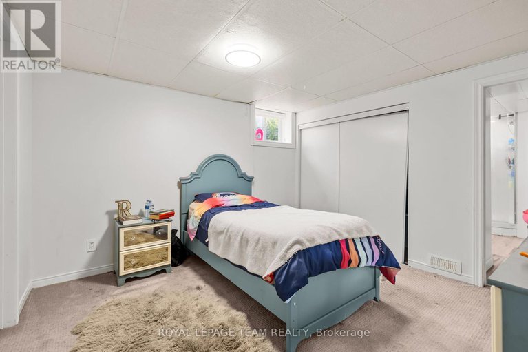 28760673/1280-ben-royal-avenue/greely/ottawa/ontario/K4P1A3_30