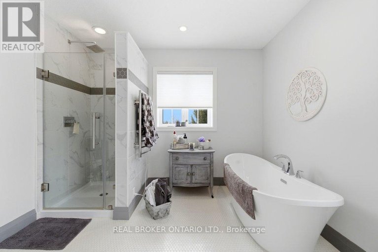 29463129/1585-becketts-creek-road/cumberland-west/ottawa/ontario/K4C1C8_24