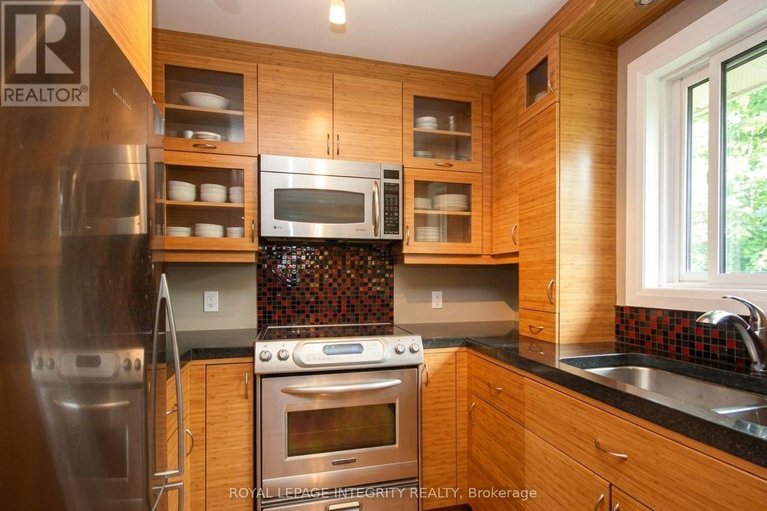 29659906/176-oakridge-boulevard/meadowlandscrestview/ottawa/ontario/K2G2V2_6