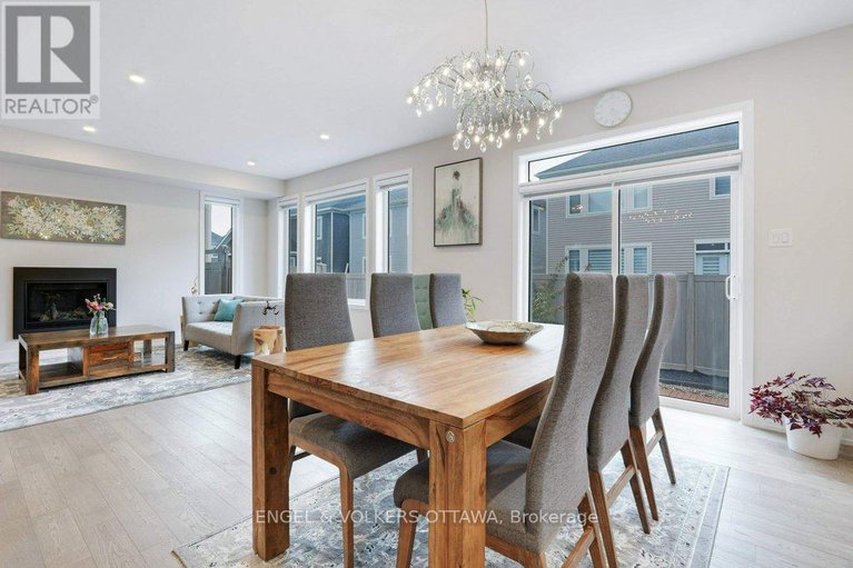 28933678/1010-carden-lane/orleans-village/ottawa/ontario/K1W0N3_22