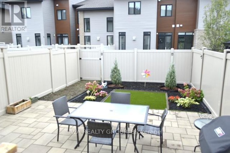 28866998/542-triangle-street/emerald-meadowstrailwest/ottawa/ontario/K2M0M5_21