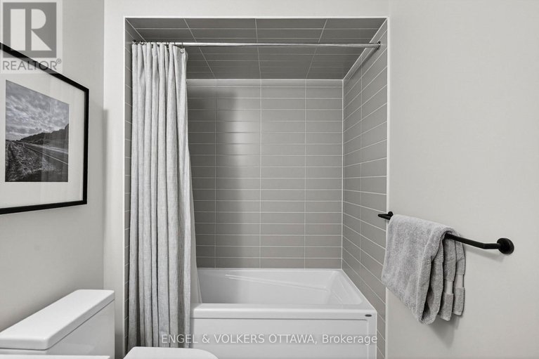 29646069/1764-crux-road/mer-bleuebradley-estatesanderson-park/ottawa/ontario/K1W0W7_31