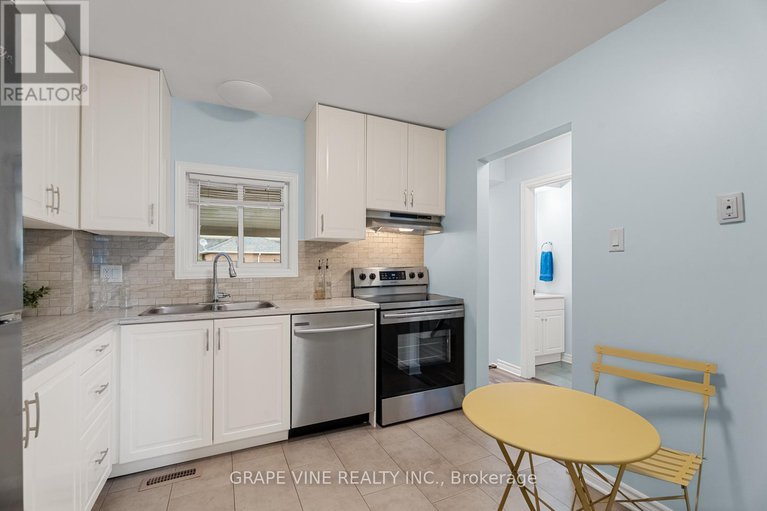 28499106/43-bentbrook-crescent/heritage-park/ottawa/ontario/K2J3Y1_12
