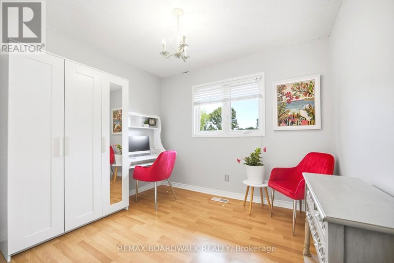 29538006/121-stamford-drive/drummond-n-elmsley-drummond-twp/drummondnorth-elmsley/ontario/K7H3C1_17