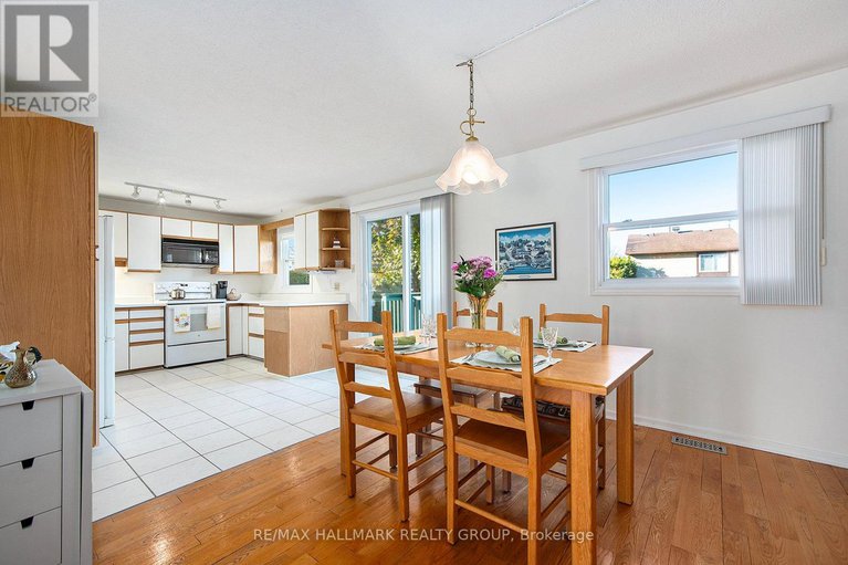 29079645/1570-payette-drive/bilberry-creekqueenswood-heights/ottawa/ontario/K1E1S9_11