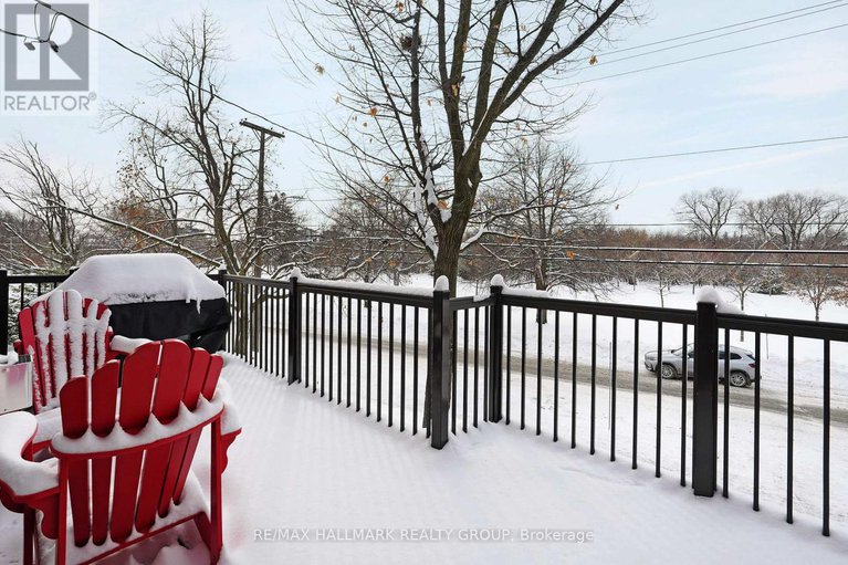 29303605/1111-north-river-road/overbrook/ottawa/ontario/K1K3W2_12