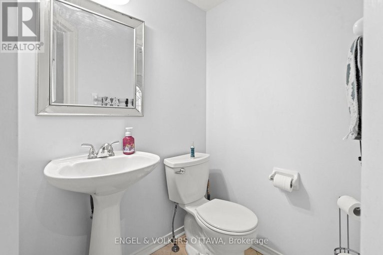 29678244/783-nesting-way/fallingbrookgardenway-south/ottawa/ontario/K4A3X6_4
