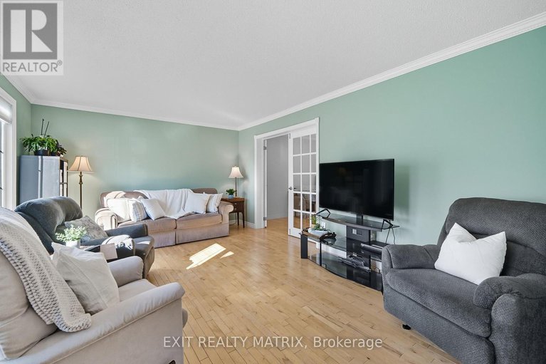 29256598/159-dunlop-crescent/village-of-russell/russell/ontario/K4R1B3_8