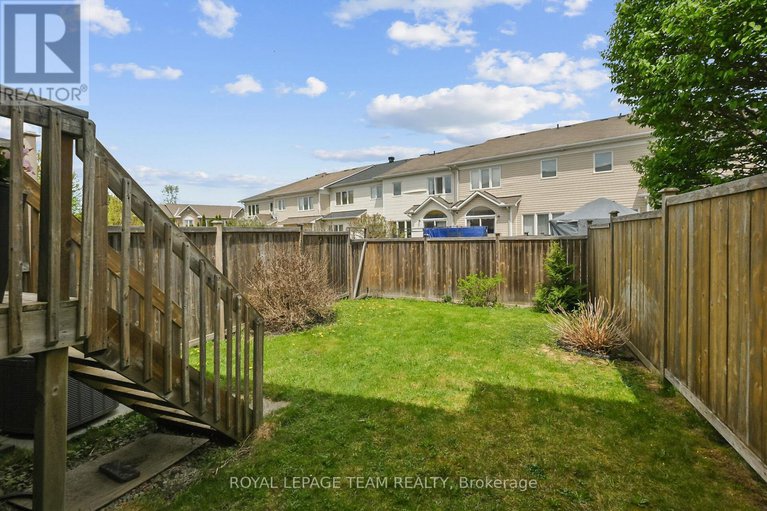 28334398/2072-dunollie-crescent/morgans-grantsouth-march/ottawa/ontario/K2W1H6_41