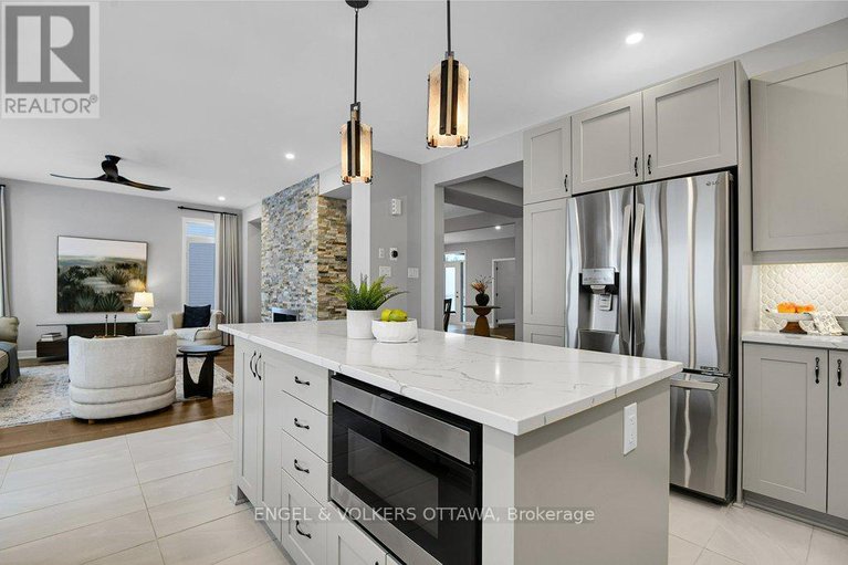 29357052/134-winterhaven-drive/mer-bleuebradley-estatesanderson-park/ottawa/ontario/K1W0H4_17