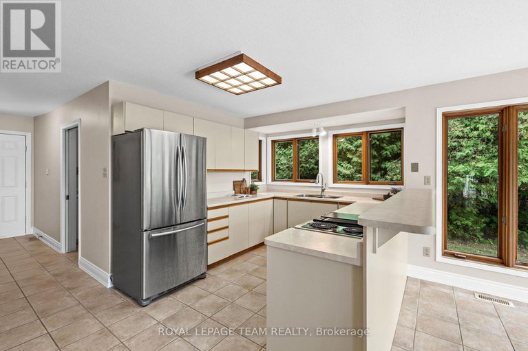 28884146/1376-river-road/manotick-east-to-manotick-station/ottawa/ontario/K4M1B4_12