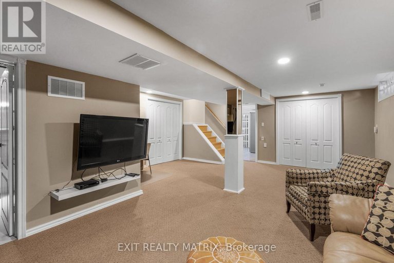 29646951/1401-bortolotti-crescent/pineview/ottawa/ontario/K1B5C1_28