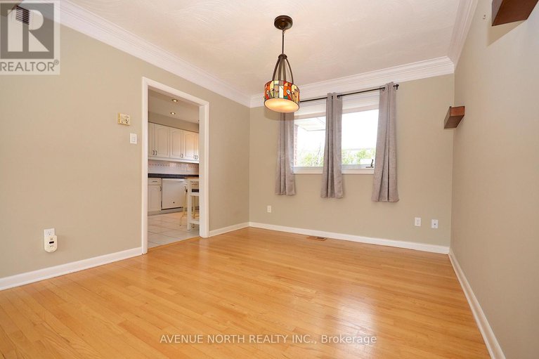 28262134/866-claude-street/castle-heightsrideau-high/ottawa/ontario/K1K2S6_6
