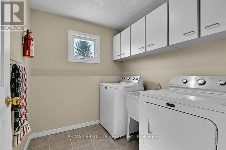 29665092/535-gascon-street/village-of-russell/russell/ontario/K4R1C6_25