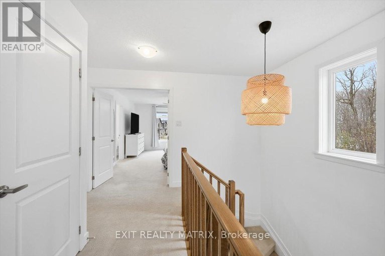 29118512/641-putney-crescent/stittsville-south/ottawa/ontario/K2S2N7_18