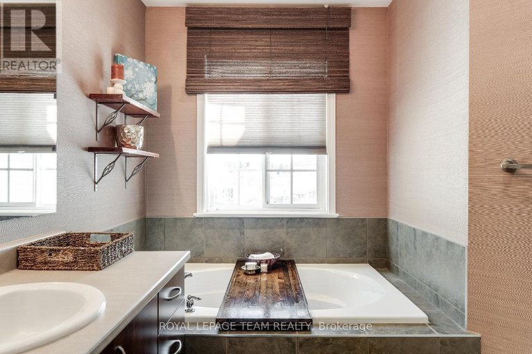 29094729/404-heathrow-private/stittsville-south/ottawa/ontario/K2S0M9_24