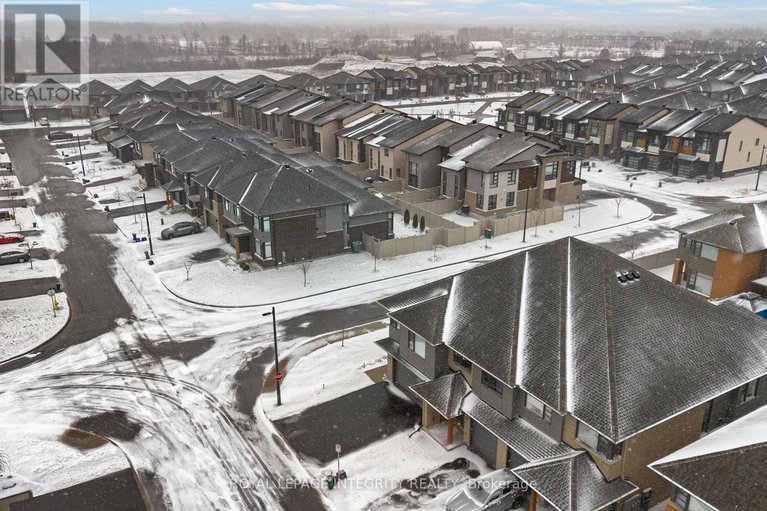 29577607/641-odyssey-way/leitrim/ottawa/ontario/K1T0T5_35