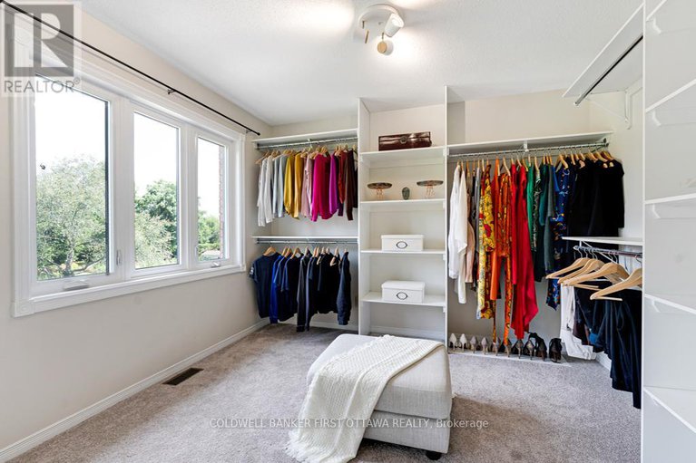 27833731/5525-pettapiece-crescent/manotick-village-manotick-estates/ottawa/ontario/K4M1C6_20