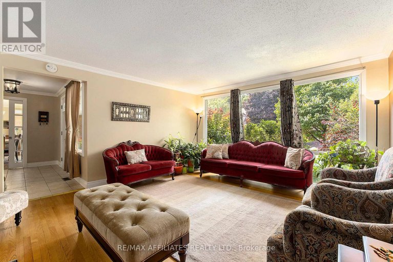 28597640/23-sioux-crescent/bruce-farmgraham-parkqualicumbellands/ottawa/ontario/K2H7E4_7