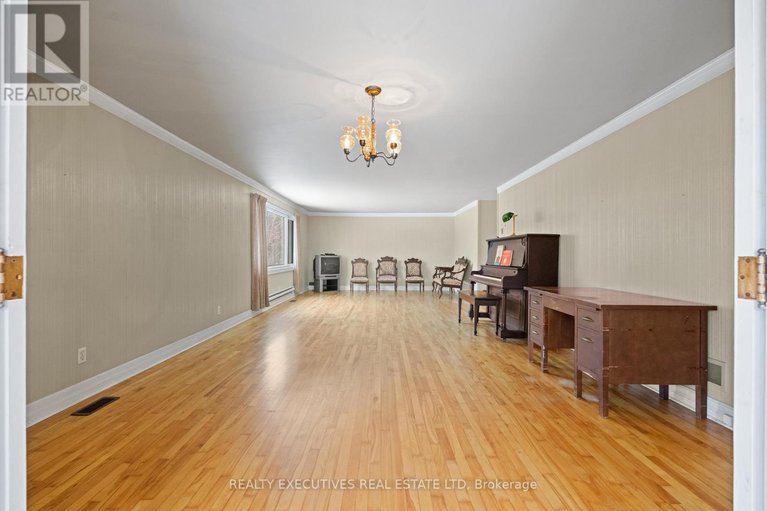 29240395/7725-lawrence-street/vernon/ottawa/ontario/K0A3J0_13