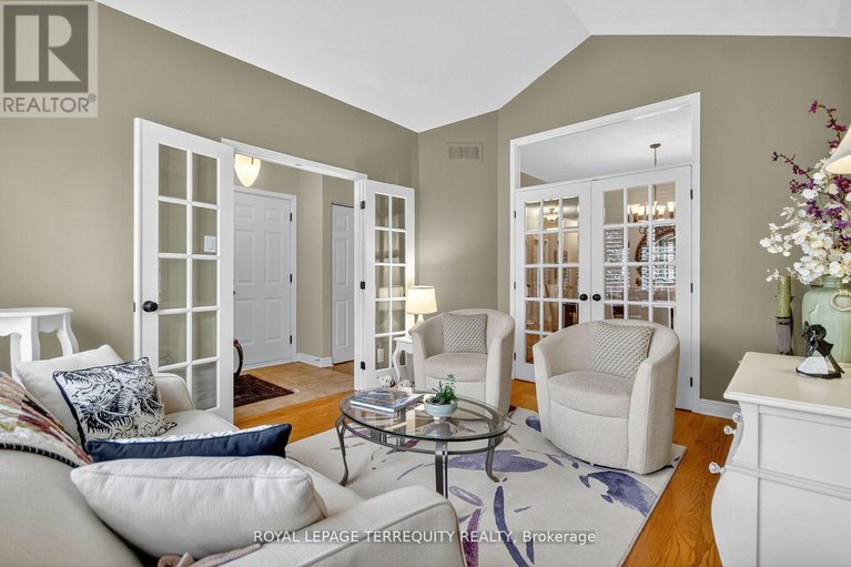 29424324/96-allanford-avenue/hunt-club-parkgreenboro/ottawa/ontario/K1T3Y6_3