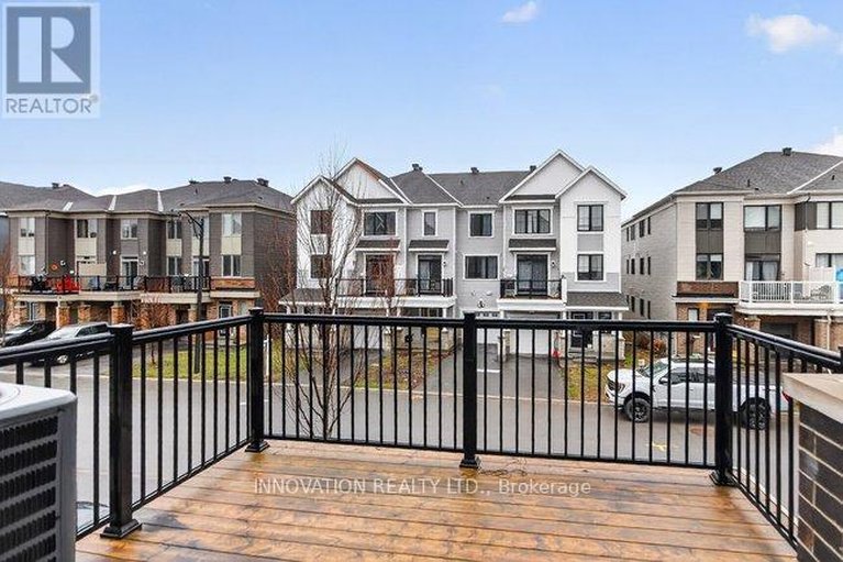 29631307/16-caspian-row/emerald-meadowstrailwest/ottawa/ontario/K2V0R7_3