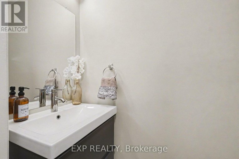 29270058/61-2336-orient-park-drive/blackburn-hamlet-south/ottawa/ontario/K2V0J2_17