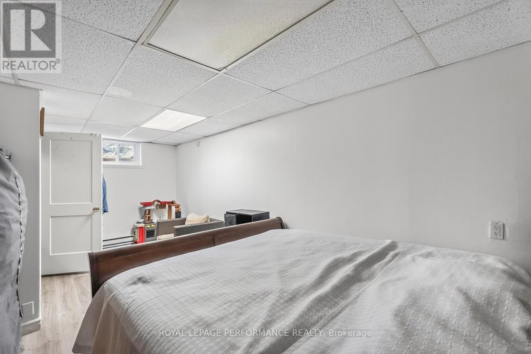 29558178/a-2642-moncton-road/queensway-terrace-north/ottawa/ontario/K2B7W1_25