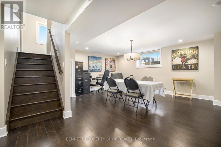 28737781/1476-maxime-street/pineview/ottawa/ontario/K1B3L1_17