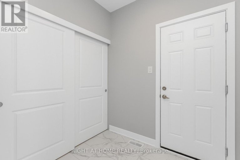 28455022/584-paakanaak-avenue/blossom-parkkemp-parkfindlay-creek/ottawa/ontario/K1X0J6_25