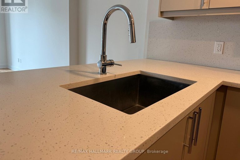 29649235/1004-180-george-street/lower-townbyward-market/ottawa/ontario/K1N0G8_5