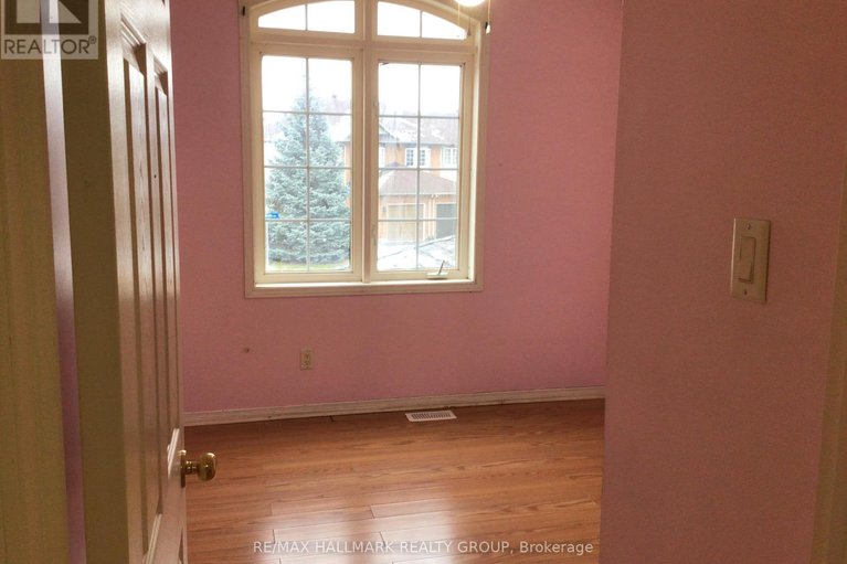 29119256/1586-duplante-avenue/fallingbrookpineridge/ottawa/ontario/K4A4A1_17