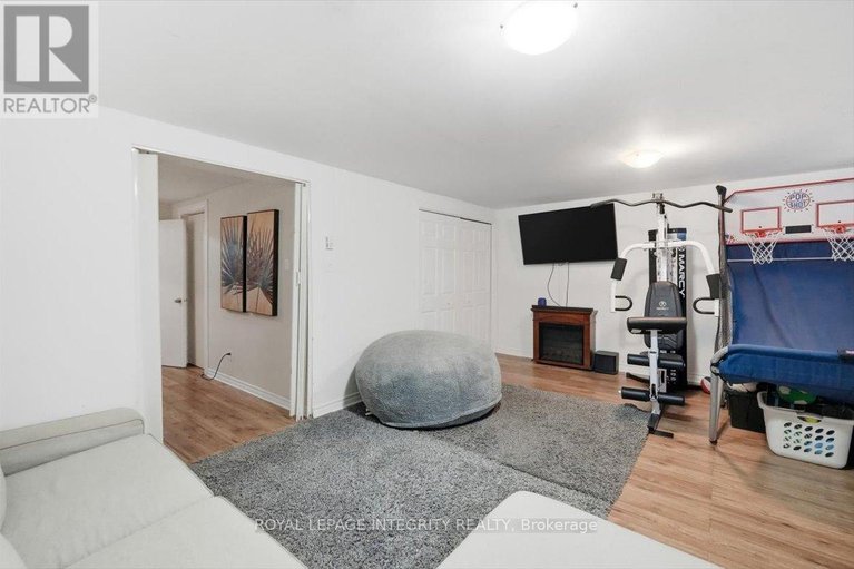 29606728/1985-woods-street/town-of-rockland/clarence-rockland/ontario/K4K1H7_27