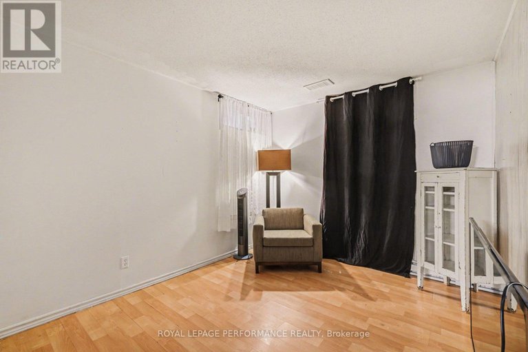 29377757/76-1722-lafrance-drive/queenswood-heights-south/ottawa/ontario/K1E2H2_24