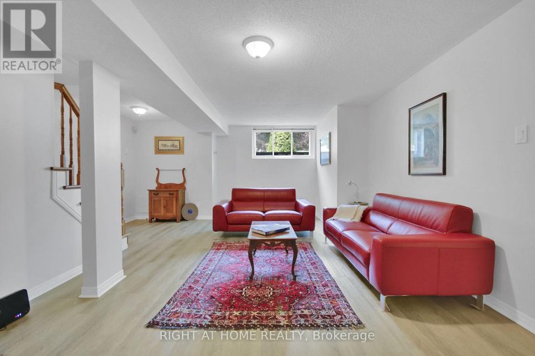 28554308/101-darlington-private/hunt-clubwestern-community/ottawa/ontario/K1V0X8_25