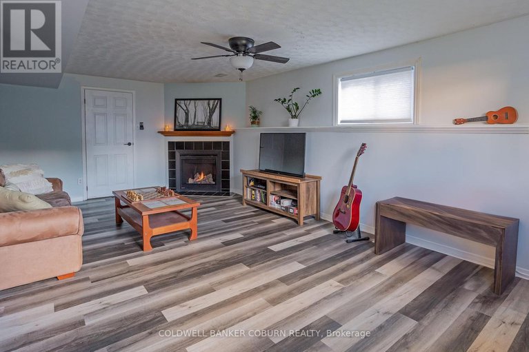 29374561/28-landrigan-street/arnprior/arnprior/ontario/K7S2S6_15