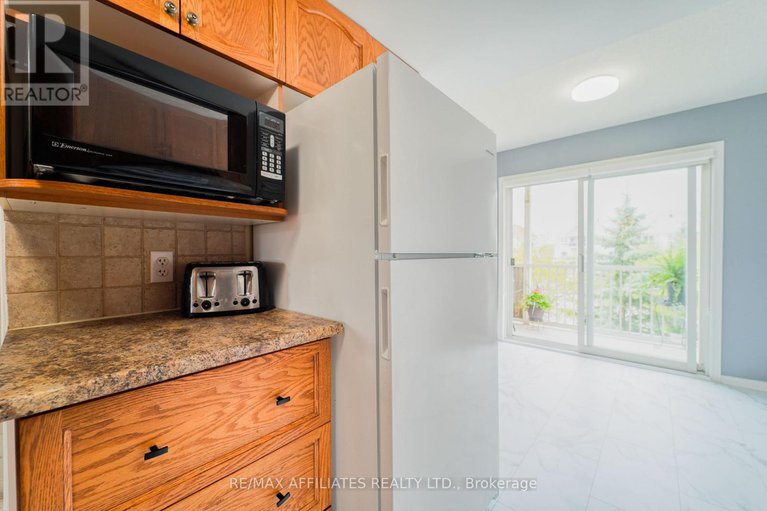 28288908/318-crownridge-drive-n/emerald-meadowstrailwest/ottawa/ontario/K2M3A5_8