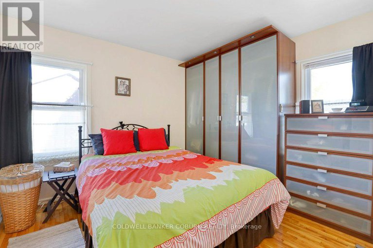 28976426/12-maple-avenue/iroquois/south-dundas/ontario/K0E1K0_18